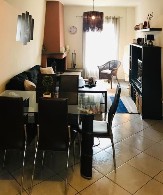 Cozy Near The Hospital Apartment Ioannina
