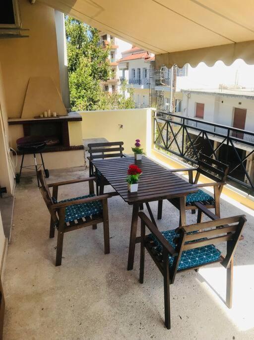 Cozy Near The Hospital Apartment Ioannina